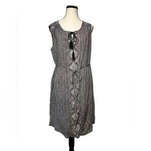 AVA and VIV women’s size 1x black and white patterned sleeveless dress